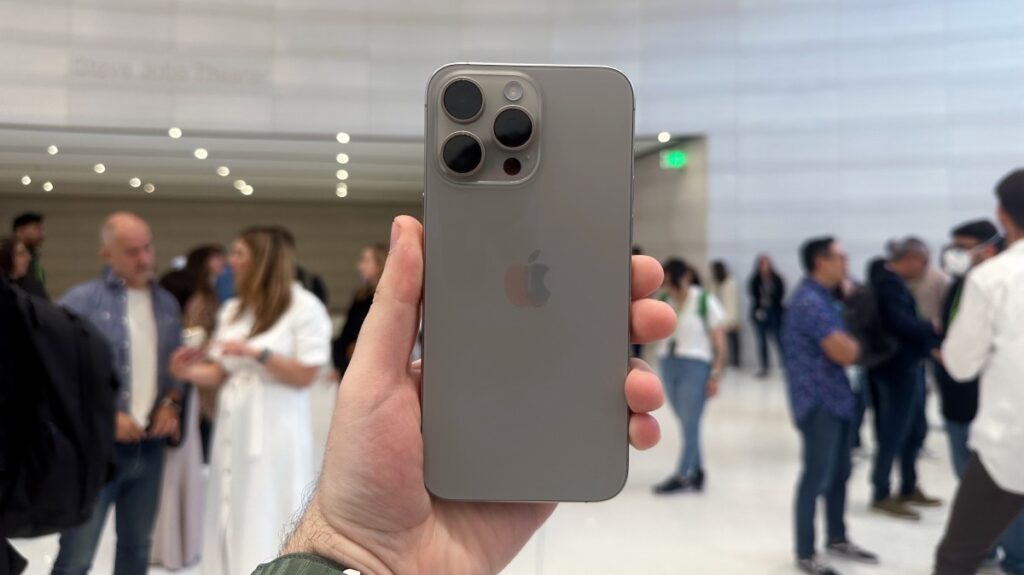 iphone 15 pro max att