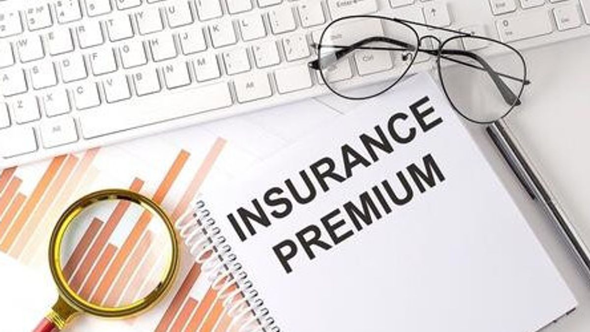 m had an annual life insurance premium terbaru