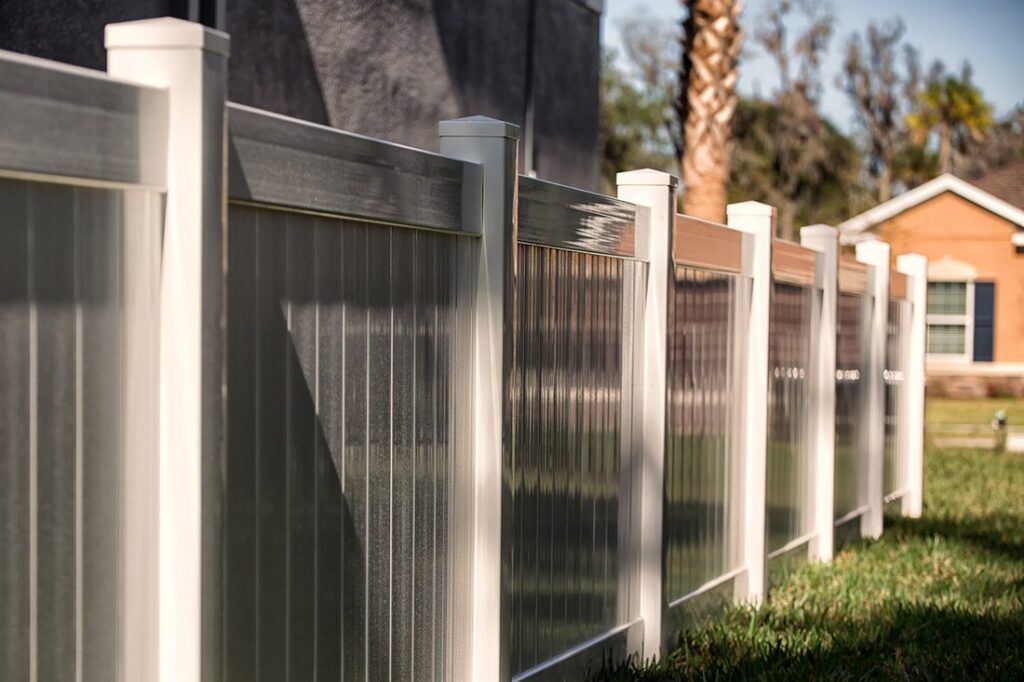 does homeowners insurance cover fences