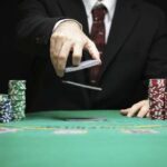 play resident slot online