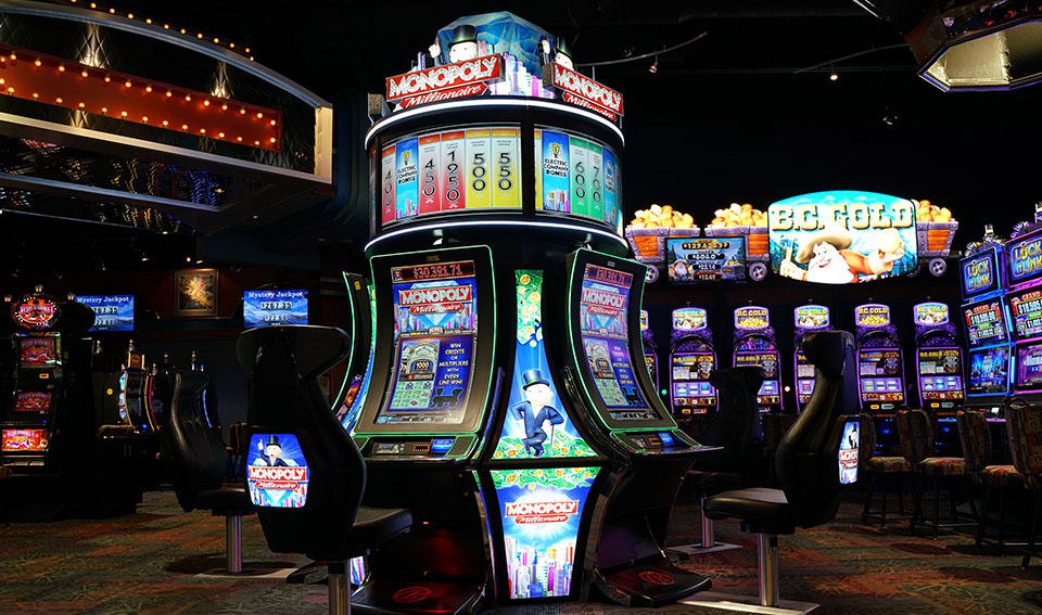 play forbidden throne slot online